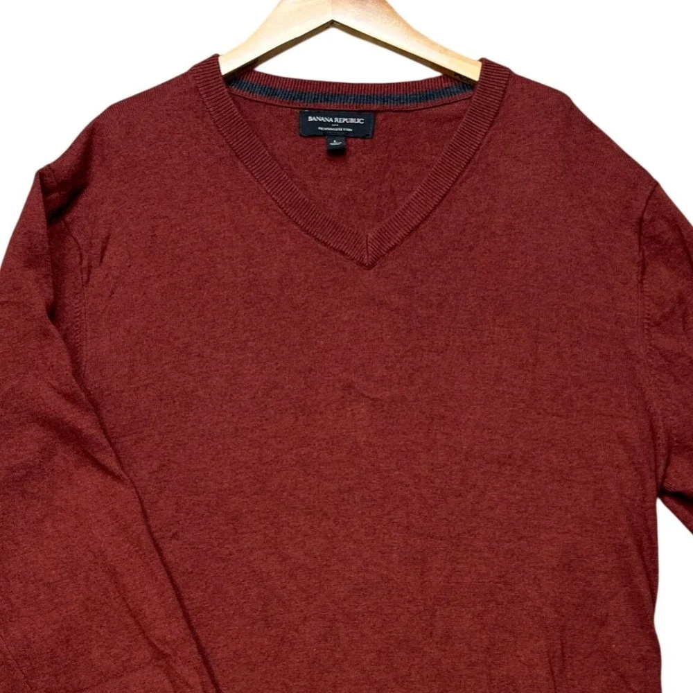 Banana Republic Sweater Mens Large Burgundy V-Neck Long Sleeve Silk Cashmere EUC